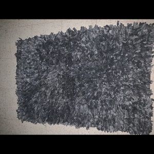 Mainstays gray shag rug.